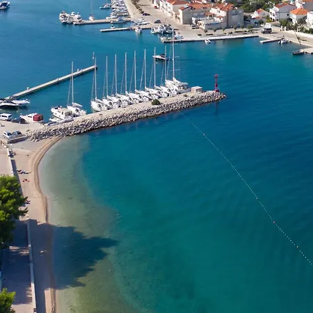 Apartment With Parking Space Jezera, Murter - 21148