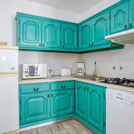 Apartment With Parking Space Jezera, Murter - 21148 *