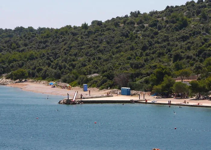 Daire With Parking Space Jezera, Murter - 21148