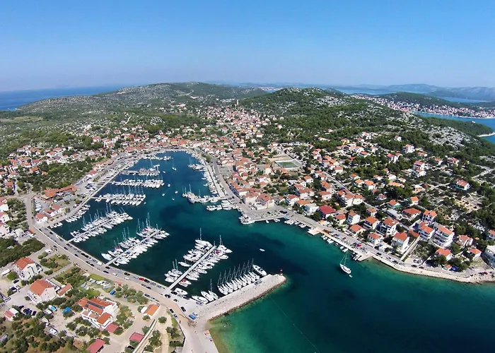 With Parking Space Jezera, Murter - 21148 Daire Jezera